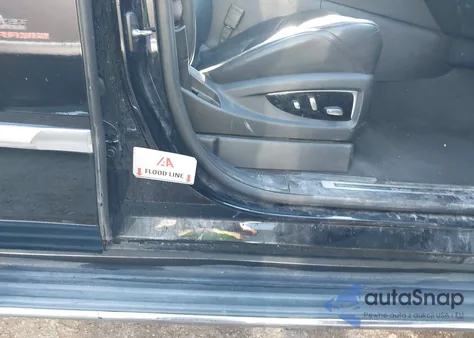 2017 Cadillac Escalade Luxury z USA, uszkodzony, nr VIN 1GYS4BKJ0HR329748